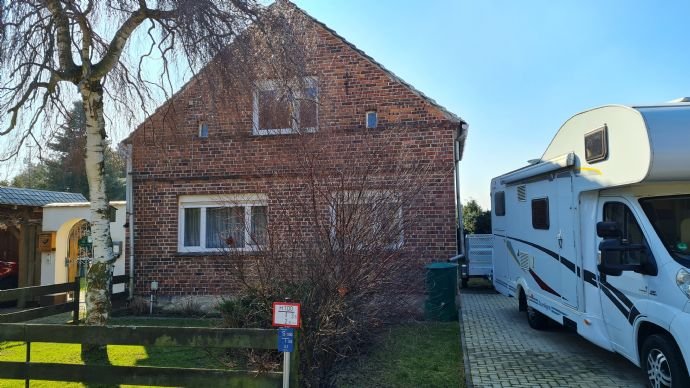 Haus zum Kauf 110.000 € 5 Zimmer 170 m²<br/>Wohnfläche 450 m²<br/>Grundstück ab sofort<br/>Verfügbarkeit Lauta Dorf Lauta 02991