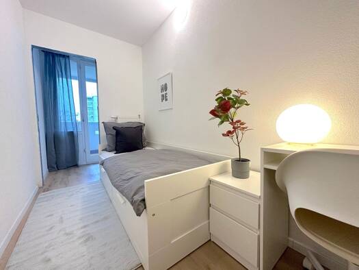 Wohnung zur Miete 555 € 1 Zimmer 10 m² 1. Geschoss frei ab sofort Wiener Straße 73 Oberrad Süd 60599
