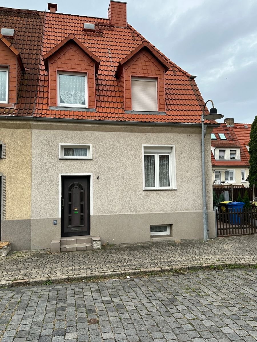 Doppelhaushälfte zum Kauf 89.000 € 3 Zimmer 73 m²<br/>Wohnfläche 215 m²<br/>Grundstück Leuna Leuna 06237