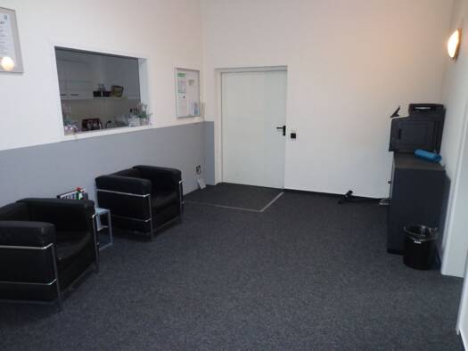 Büro zur Miete provisionsfrei 1.500 € 8 Zimmer 209 m² Bürofläche Casterfeldstraße Neckarau Mannheim 68199