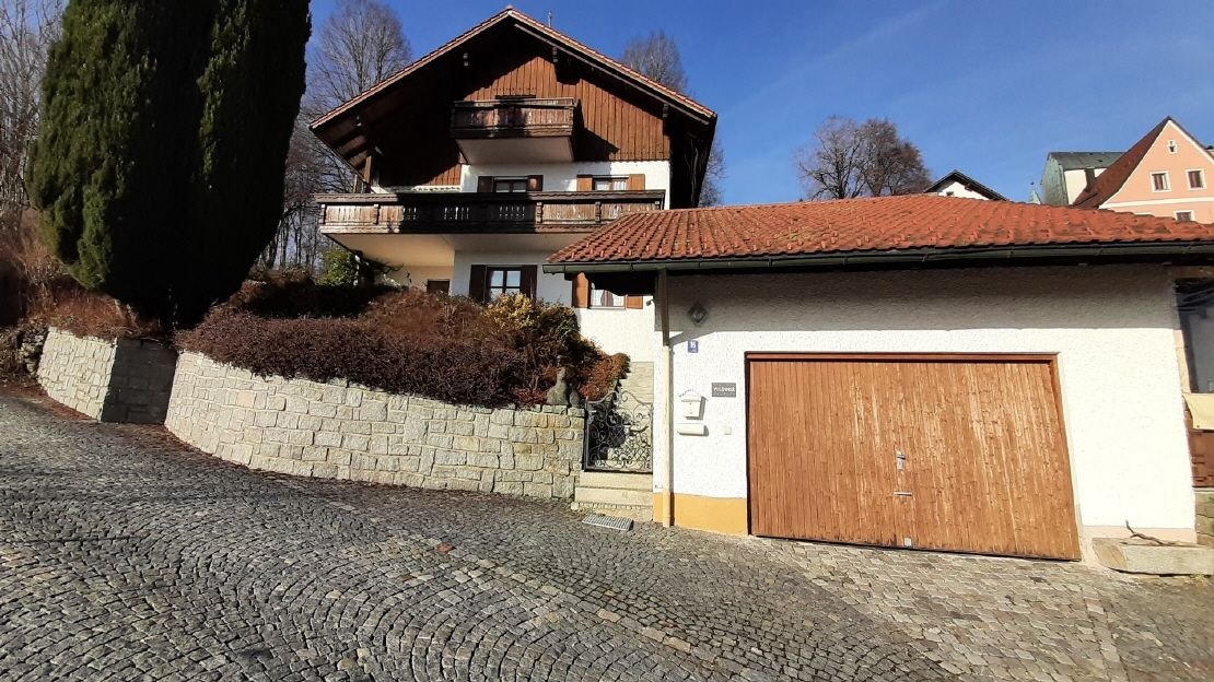 Einfamilienhaus zum Kauf 275.000 € 10 Zimmer 210 m²<br/>Wohnfläche 754 m²<br/>Grundstück Fürstenstein Fürstenstein 94538