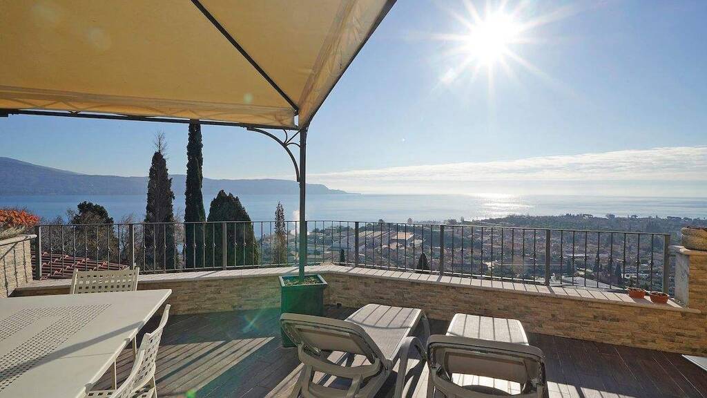 Penthouse zum Kauf 420.000 € 1,5 Zimmer 85 m² 1. Geschoss frei ab sofort PULCIANO GAINO Toscolano Maderno 25088