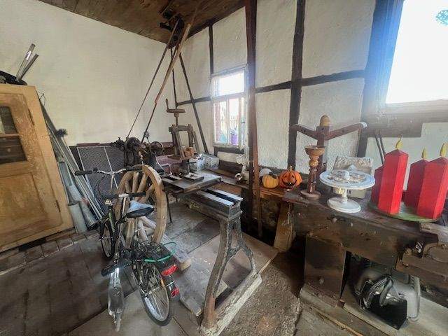 Immobilie in Clingen - Einfamilienhaus mit Garten und Werkstatt zur Individuellen Nutzung - Bild 2