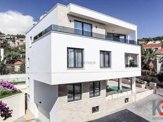 Villa zum Kauf 1.850.000 € 8 Zimmer 363 m² 700 m² Grundstück Trogir 0