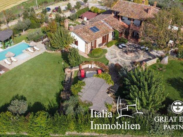 Bauernhaus zum Kauf 1.580.000 € 14 Zimmer 574 m² 5.000 m² Grundstück Citta' Della Pieve 06062