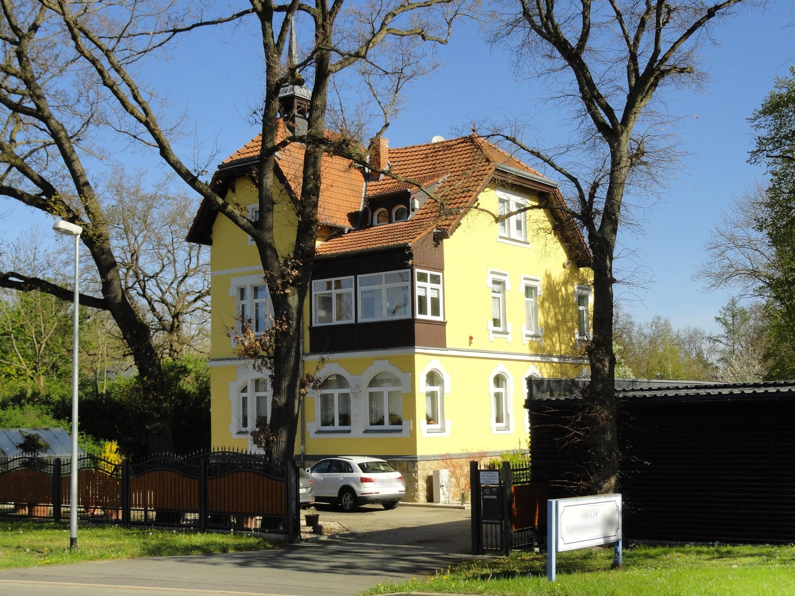 Einfamilienhaus zum Kauf 649.000 € 9 Zimmer 251,9 m²<br/>Wohnfläche 2.131 m²<br/>Grundstück Neundorf Plauen 08523