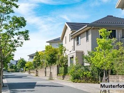 Mehrfamilienhaus zum Kauf als Kapitalanlage geeignet 421.000 € 10 Zimmer 81 m² 1.315 m² Grundstück Wiener Straße Gloggnitz 2640