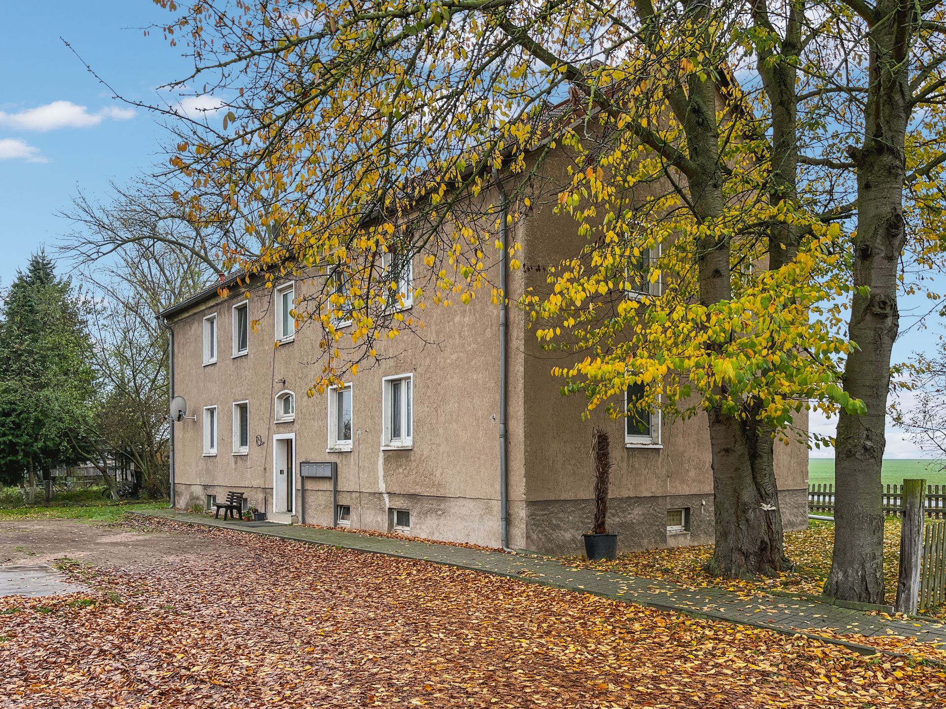 Haus zum Kauf 229.500 € 12 Zimmer 244 m²<br/>Wohnfläche 1.106 m²<br/>Grundstück Friemar 99869