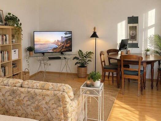Wohnung zur Miete 595 € 1 Zimmer 38,8 m² 1. Geschoss frei ab 01.12.2026 Bergstaffelstraße 4 Obertürkheim Stuttgart 70329
