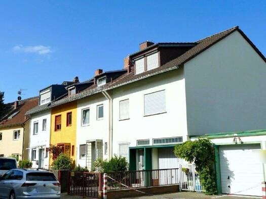 Reihenmittelhaus zum Kauf 480.000 € 5 Zimmer 113 m² 180 m² Grundstück Eschersheim Frankfurt 60433