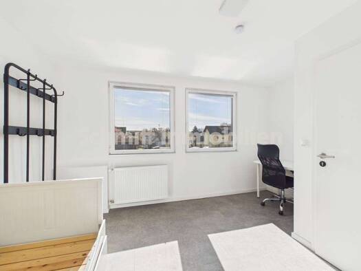 WG-Zimmer zur Miete auf Zeit 395 € 14 m² 1. Geschoss frei ab sofort Schwanheim Frankfurt am Main 60529