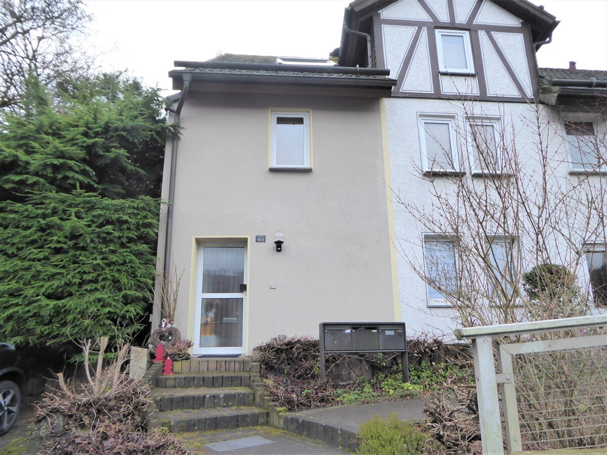 Mehrfamilienhaus zum Kauf als Kapitalanlage geeignet 245.000 € 12 Zimmer 270 m²<br/>Wohnfläche 692 m²<br/>Grundstück Ewersbach Dietzhölztal / Ewersbach 35716