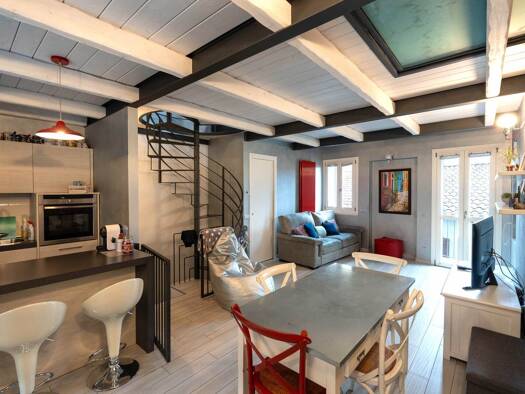 Stadthaus zum Kauf 485.000 € 6 Zimmer 208 m² frei ab sofort Via Marini Verbania Suna