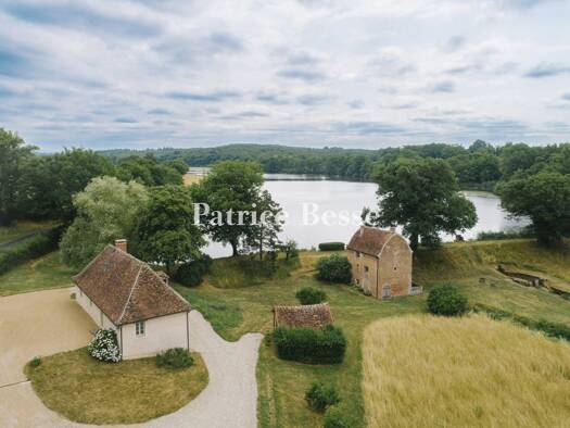 Reihenmittelhaus zum Kauf 957.000 € 3 Zimmer 109 m² 555.547 m² Grundstück Decize 58300