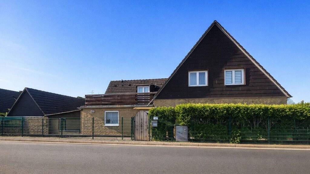 Angebotsverfahren: Verwirklichen Sie Ihren Traum*DHH mit Garten und Dachterrasse*Endgrundstück