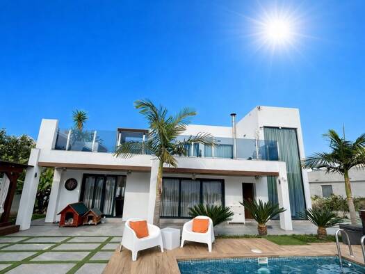 Haus zum Kauf 1.320.000 € 241 m² 788 m² Grundstück Torrevieja 03180
