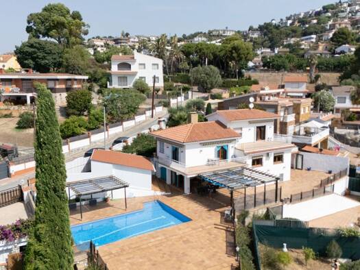 Einfamilienhaus zum Kauf provisionsfrei 580.000 € 7 Zimmer 1.127 m² Grundstück Santa Susanna 08398