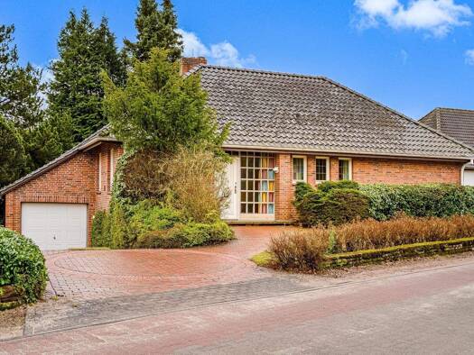 Einfamilienhaus zum Kauf 389.000 € 4 Zimmer 90,4 m² 727 m² Grundstück Bad Bramstedt 24576