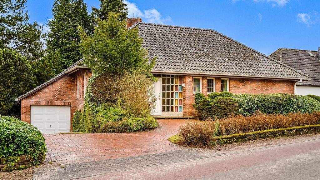 Einfamilienhaus zum Kauf 389.000 € 4 Zimmer 90,4 m² 727 m² Grundstück Bad Bramstedt 24576