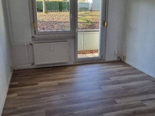 Wohnung zur Miete 225 € 2 Zimmer 39,3 m² frei ab sofort Wolgograder Allee 38 Hutholz Hutholz 09123