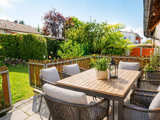 Doppelhaushälfte zum Kauf 760.000 € 5 Zimmer 122,5 m² 604 m² Grundstück Bubenreuth 91088