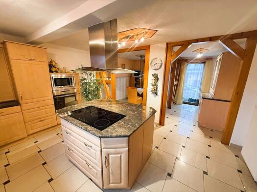 Einfamilienhaus zum Kauf 50.000 € 9 Zimmer 143 m² 395 m² Grundstück frei ab sofort Großbreitenbach 98701