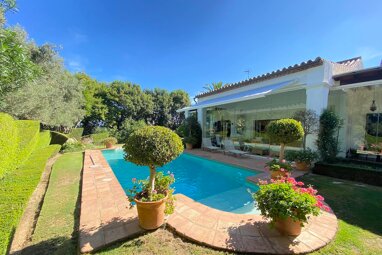 Villa zum Kauf 1.300.000 € 5 Zimmer 380 m² 1.430 m² Grundstück Sotogrande 11310