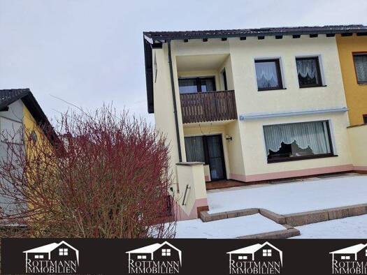 Doppelhaushälfte zum Kauf 218.000 € 5 Zimmer 135 m² 443 m² Grundstück frei ab sofort Innenstadt Hof 95032