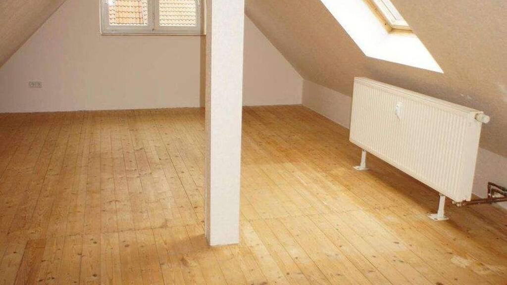 Wohnung zur Miete 457 € 3 Zimmer 65 m² 3. Geschoss frei ab 01.05.2026 Feldstraße 27 Flöha 09557