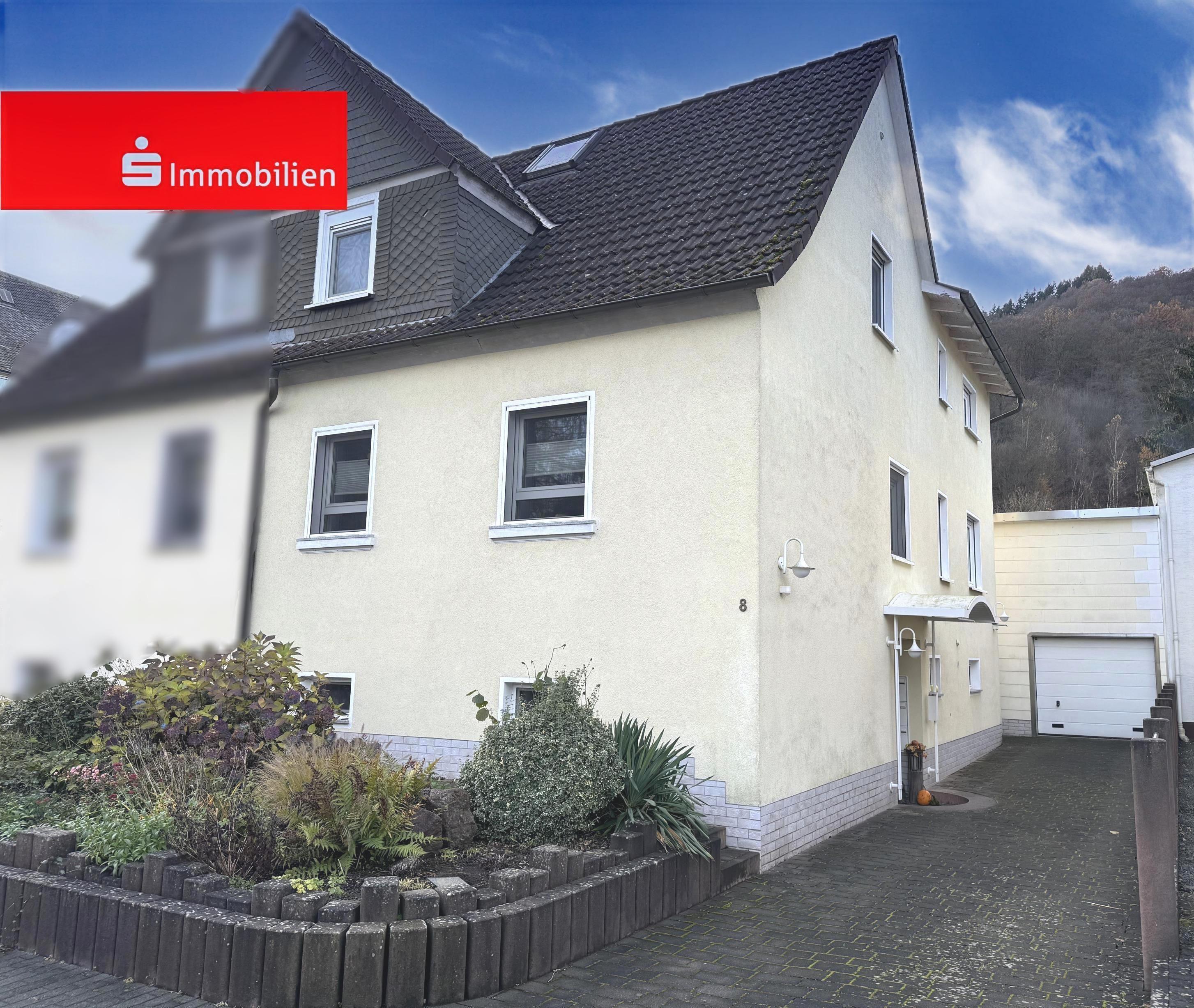 Doppelhaushälfte zum Kauf 260.000 € 5 Zimmer 120 m²<br/>Wohnfläche 381 m²<br/>Grundstück 01.08.2025<br/>Verfügbarkeit Biedenkopf Biedenkopf 35216