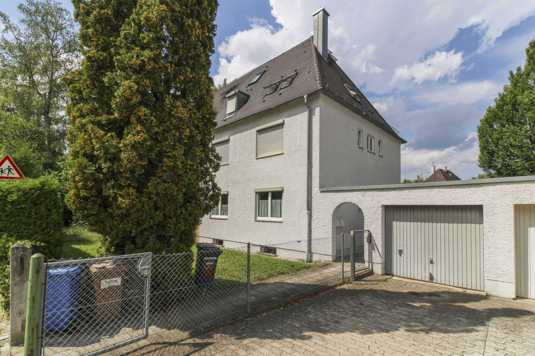 Mehrfamilienhaus zum Kauf als Kapitalanlage geeignet 999.800 € 6 Zimmer 143 m²<br/>Wohnfläche 413,1 m²<br/>Grundstück Ramersdorf München 81671