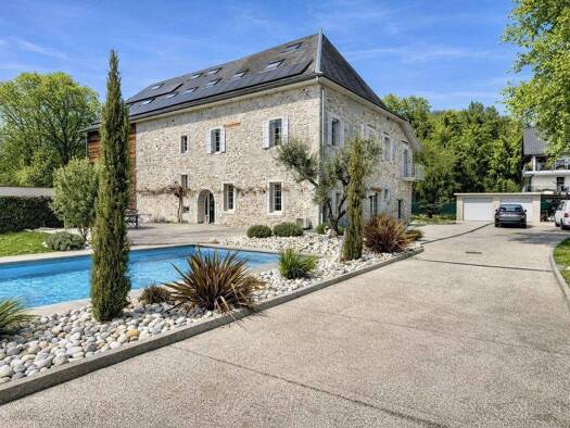 Einfamilienhaus zum Kauf 1.875.000 € 9 Zimmer 362 m² 1.736 m² Grundstück Chambery 74210