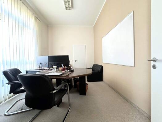 Medizinisches Gebäude zur Miete 10 € 552,5 m² Bürofläche Forstern 85659