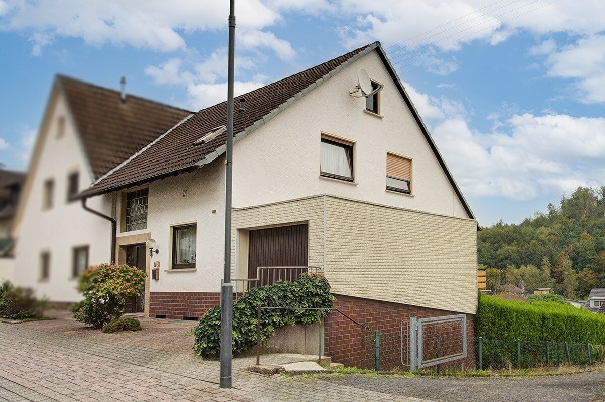 Doppelhaushälfte zum Kauf 198.000 € 3 Zimmer 125 m²<br/>Wohnfläche 259 m²<br/>Grundstück Morsbach, Sieg Morsbach 51597