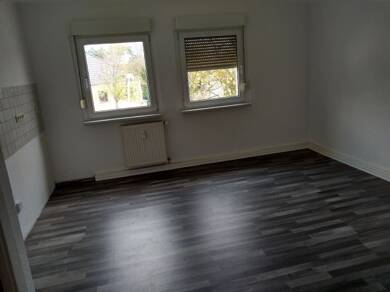 Wohnung zur Miete 243 € 2 Zimmer 40,4 m² Dachgeschoss, 2. Geschoss frei ab sofort Dorfstr. 1 Tettau 01945