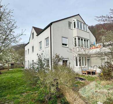Haus zum Kauf als Kapitalanlage geeignet 620.000 € 13 Zimmer 282 m² 689 m² Grundstück Kipfenberg Kipfenberg 85110