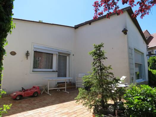 Haus zum Kauf provisionsfrei 229.000 € 9 Zimmer 250 m² 775 m² Grundstück frei ab sofort Bachgasse 20 Rödelsee Rödelsee 97348