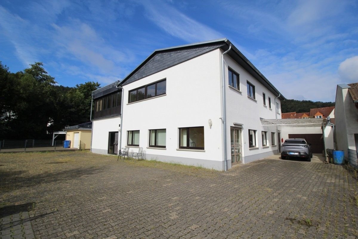 Haus zum Kauf 795.000 € 4,5 Zimmer 180 m²<br/>Wohnfläche 1.087 m²<br/>Grundstück Vockenhausen Eppstein-Vockenhausen 65817