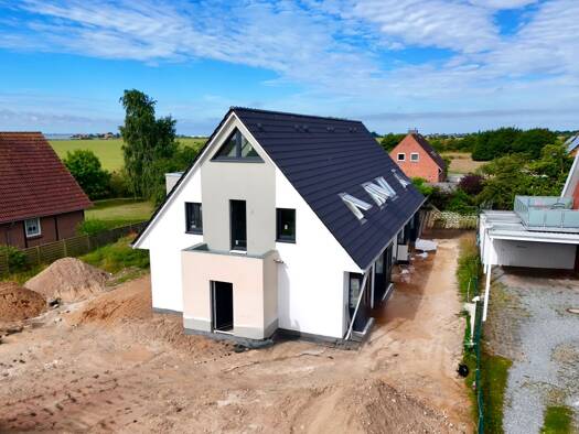 Reihenmittelhaus zum Kauf - Erstbezug 479.000 € 4 Zimmer 77,6 m² 109 m² Grundstück Gollendorf Fehmarn 23769