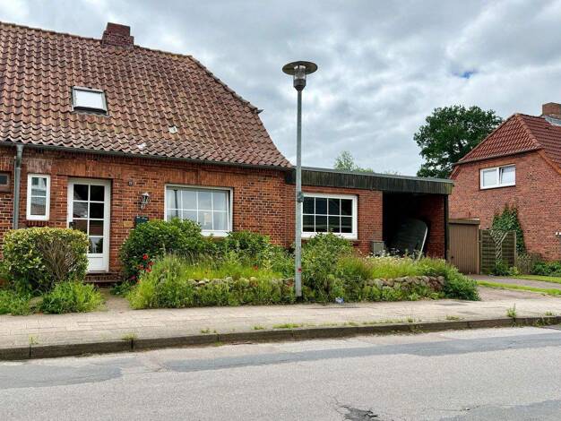 Doppelhaushälfte zum Kauf 165.000 € 4 Zimmer 90 m² 476 m² Grundstück Niebüll 25899
