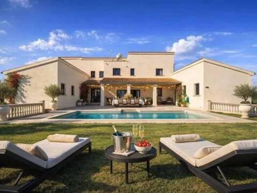 Chalet zum Kauf 1.640.000 € 7 Zimmer 702 m² Avenida Santa Eulalia 2 Santa Margalida 07458