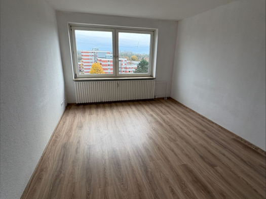 Wohnung zur Miete 499 € 3 Zimmer 78,2 m² 7. Geschoss Wilhelm-Leuschner-Straße 2 Borssum/Hilmarsum Emden 26725