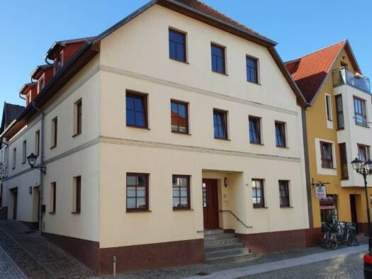 Wohnung zur Miete 375 € 2 Zimmer 50 m² Geschoss 2/3 frei ab 01.05.2026 Lange Straße 44 Waren 17192