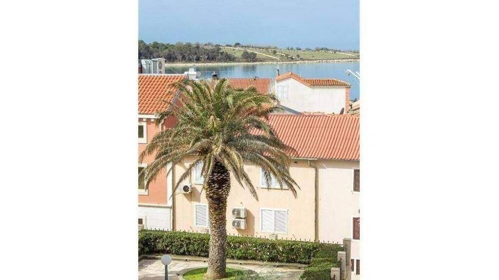 Haus zum Kauf 850.000 € 12 Zimmer 94 m² Novalja