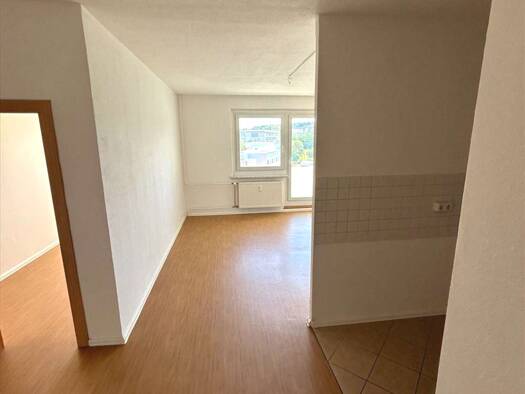 Wohnung zur Miete 300 € 4 Zimmer 69 m² 4. Geschoss frei ab sofort Marie-Curie-Straße 5 Chrieschwitz Plauen , Vogtl 08529