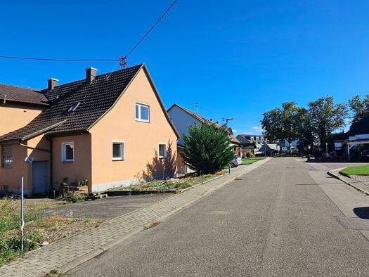 Einfamilienhaus zum Kauf 450.000 € 9 Zimmer 205 m² 528 m² Grundstück frei ab 01.01.2027 Hausen an der Möhlin Bad Krozingen 79189