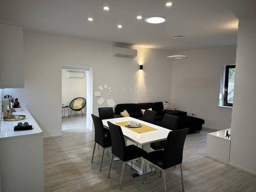 Wohnung zum Kauf 425.000 € 4 Zimmer 107 m² 1. Geschoss Porec Luka