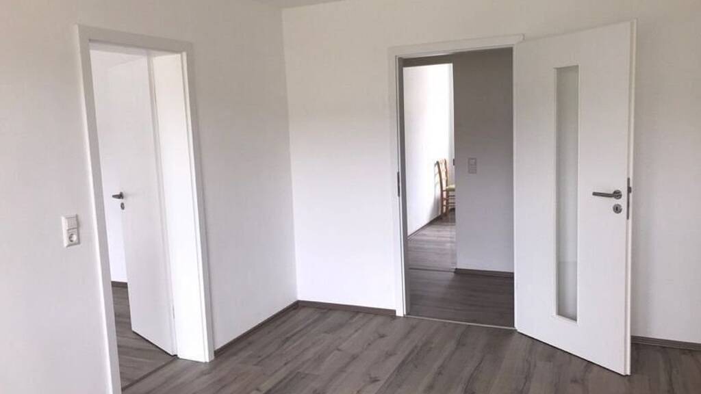 Wohnung zur Miete 320 € 3 Zimmer 57 m² 3. Geschoss frei ab sofort Schönheide 08304