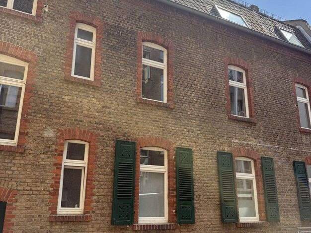 Mehrfamilienhaus zur Miete 818 € 2 Zimmer 59 m² 800 m² Grundstück Wiesbaden 65197