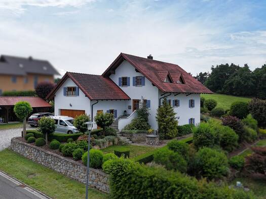 Einfamilienhaus zum Kauf 8 Zimmer 263,6 m² 1.261 m² Grundstück Wetterfeld Roding 93426
